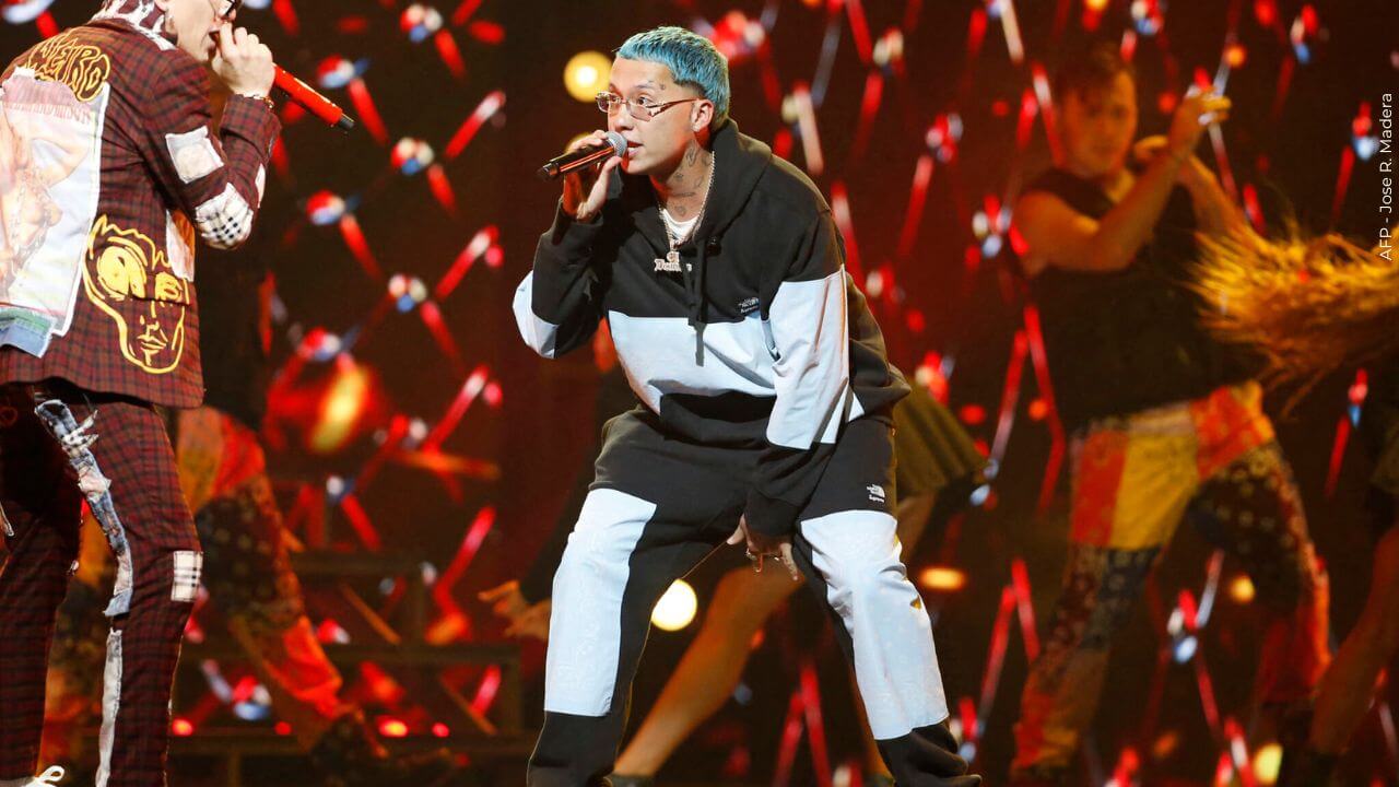 Según la modelo, Blessd insistía mucho para que se vieran.