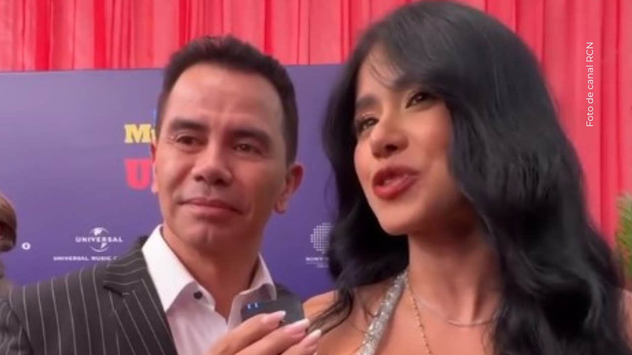 Jhonny Rivera y Jenny López en Los Premios Nuestra Tierra.