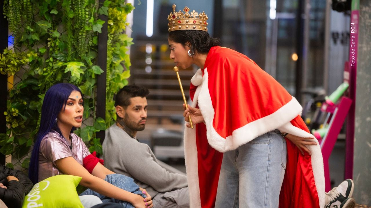 Karola discute fuertemente con Alexa Torrex.