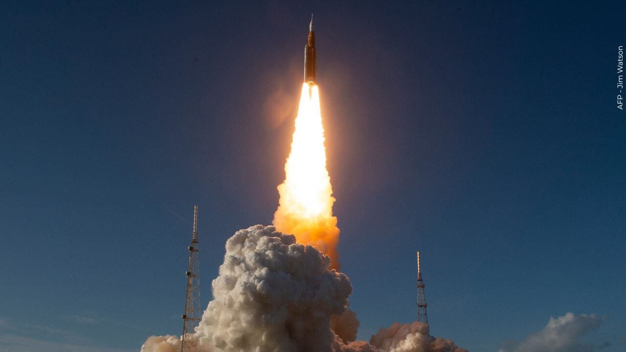 La NASA lanzó este miércoles al espacio la misión Artemis ll.