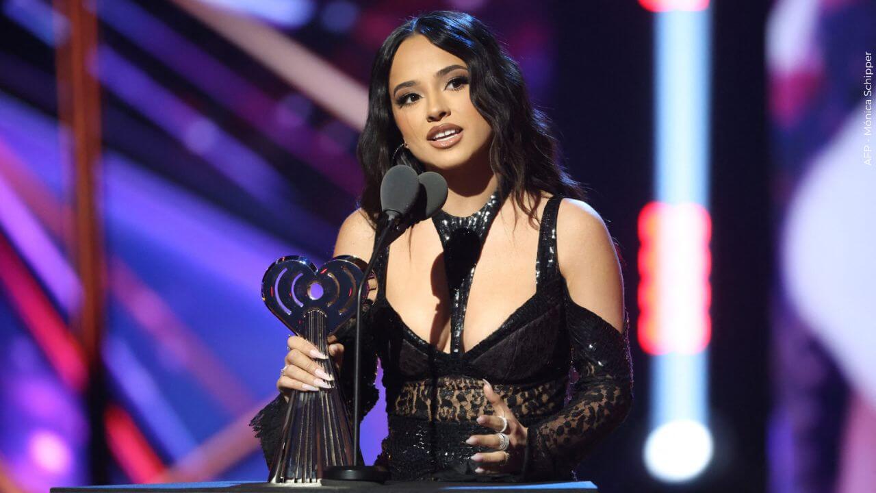 Becky G confirmó que su pareja, Sebastián Lletget, sí le fue infiel. 