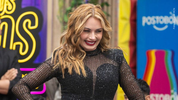 Sara Uribe deslumbró en redes sociales al mostrar su figura en piscina; así luce la presentadora