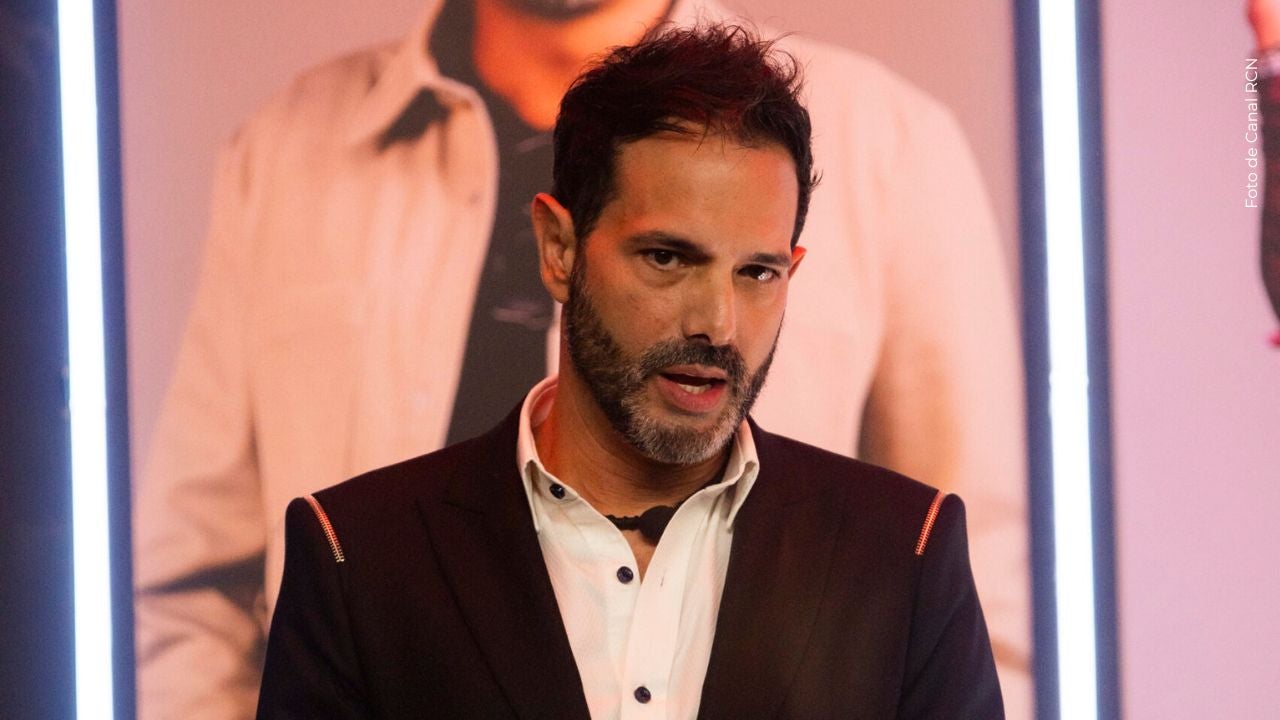 Alejandro Estrada responde de forma peculiar. 