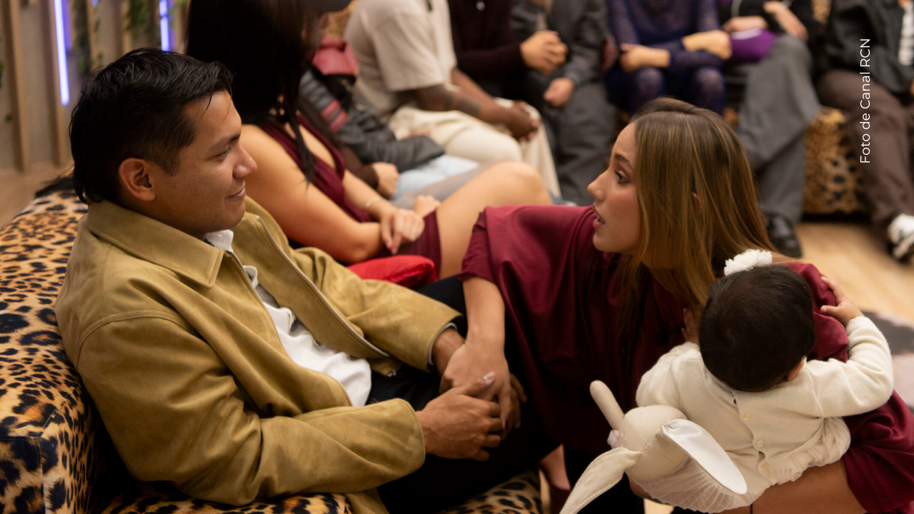 Sheila Gándara y Juanda Caribe en La casa de los famosos Colombia.