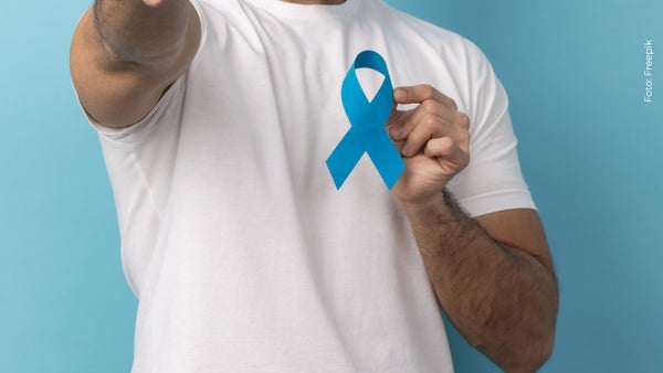 Famoso cantante vence el cáncer por sexta vez y celebra su triunfo en redes sociales: "Sigo aquí"