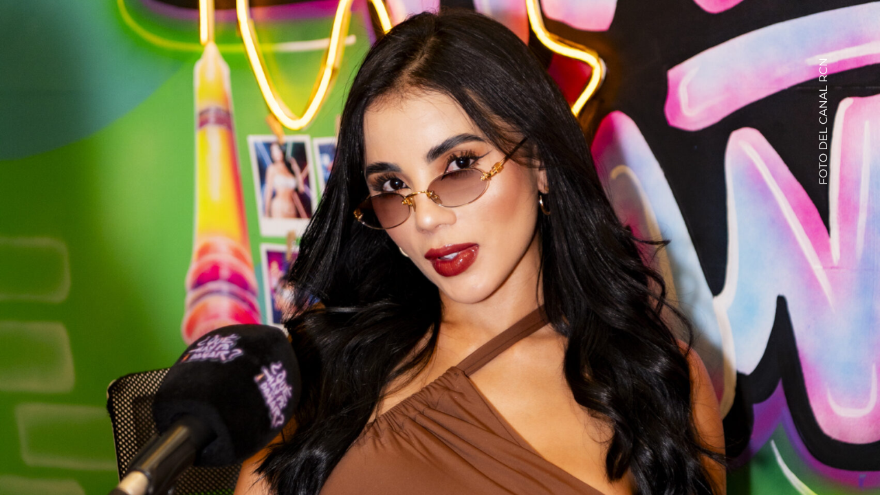 ¿Cómo influyó esta ausencia familiar en la vida de Karina García?