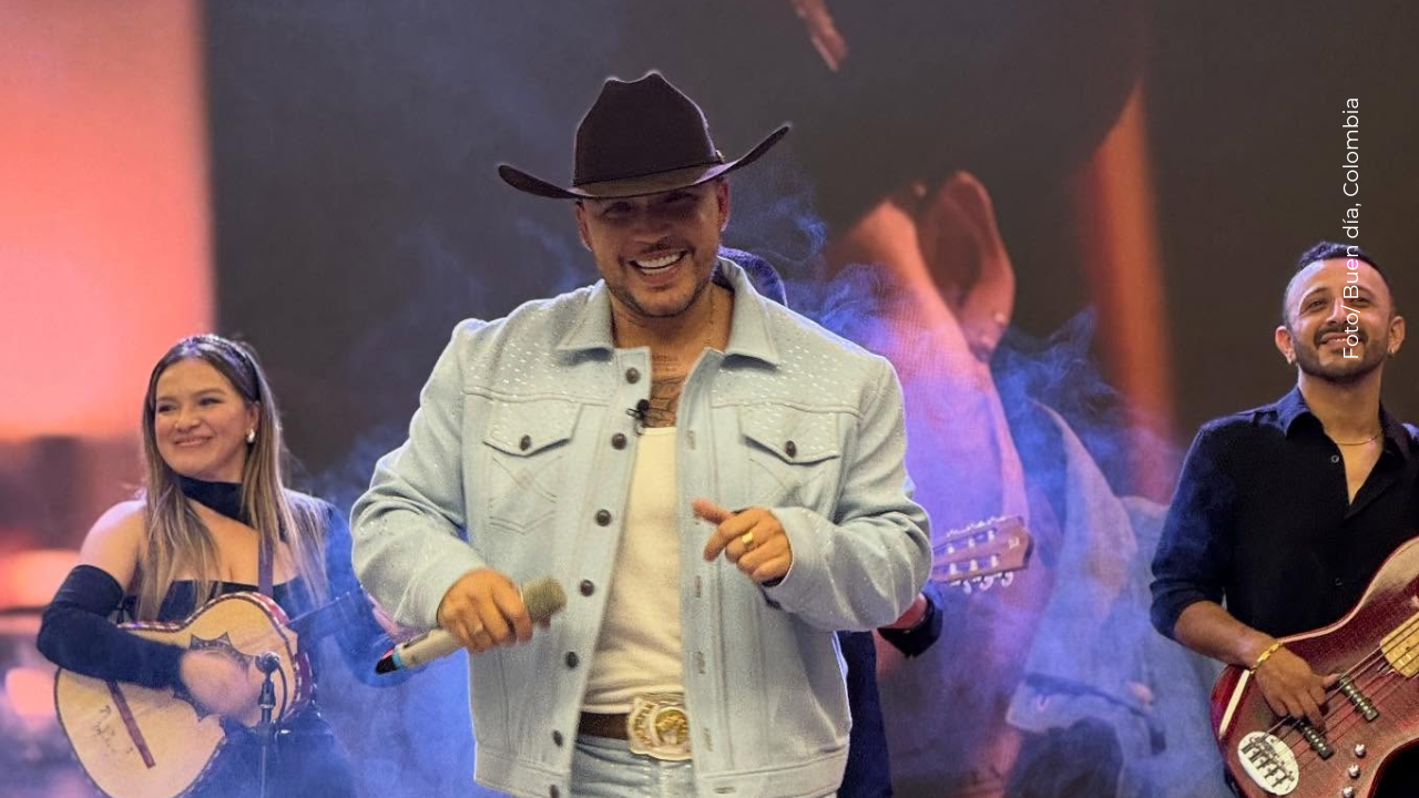 Jessi Uribe conmueve al recordar a Yeison Jiménez en pleno show