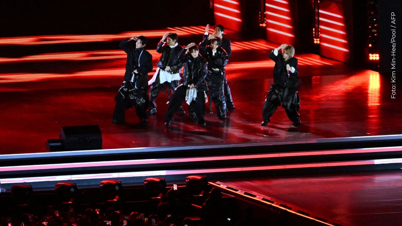 La banda surcoreana BTS en concierto