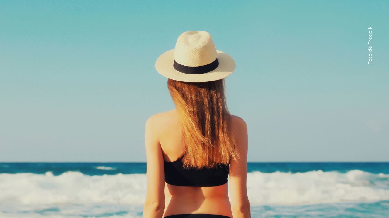 Laura de León presume su figura.