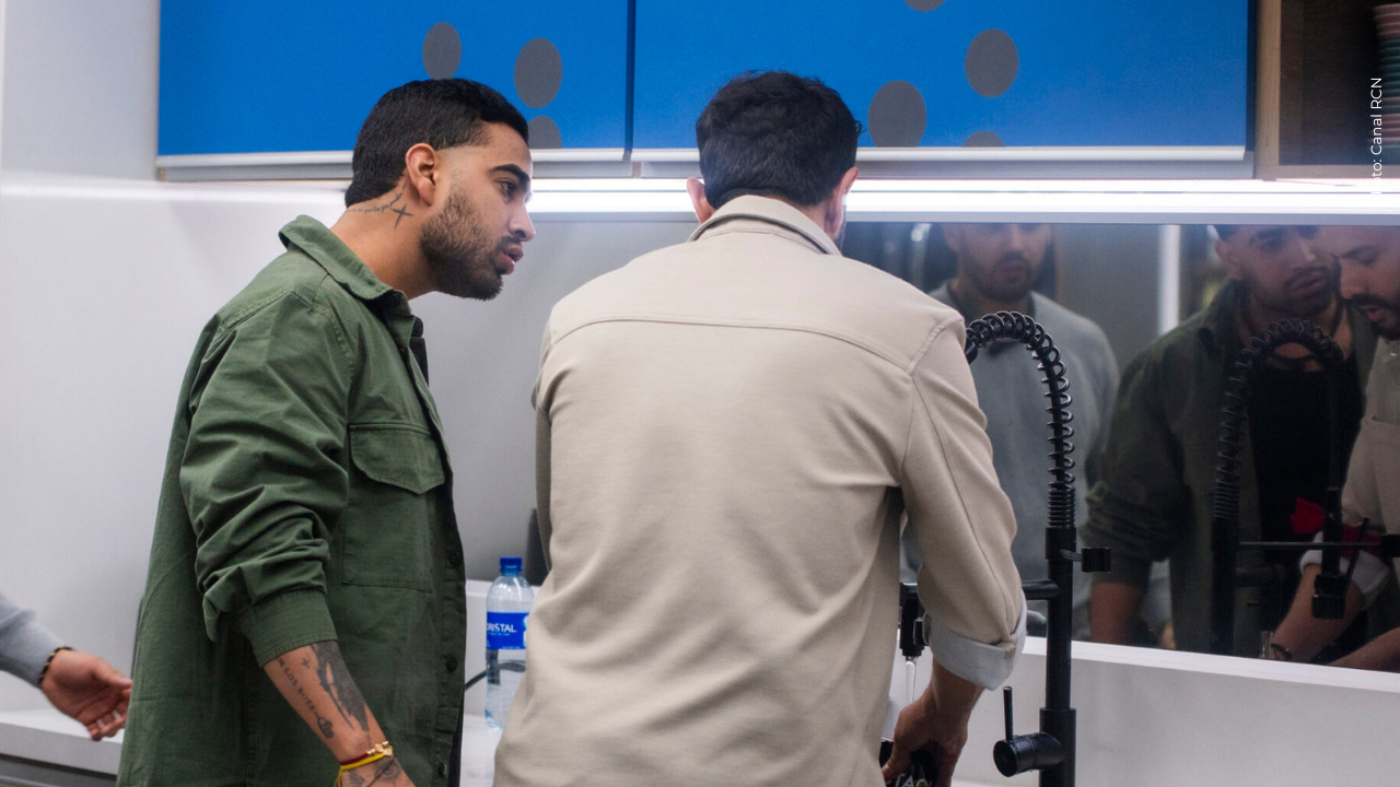 Recrean en frutinovela de la expulsión de Eidevin López tras enfrentamiento con Alejandro Estrada