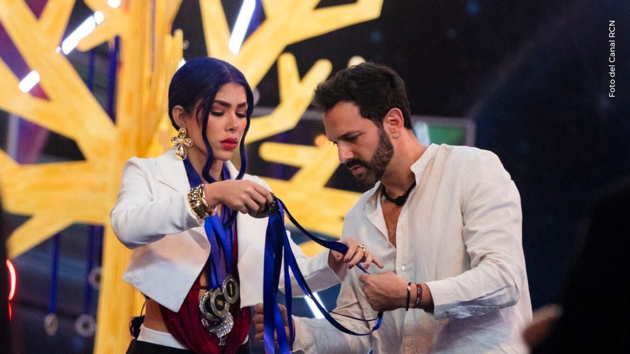 Alexa Torrex lanza comentario incómodo a Alejandro Estrada