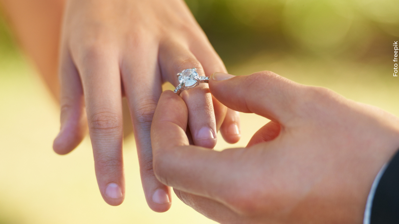 Alexsandra Estarita se casa: así fue la emotiva propuesta en Japón