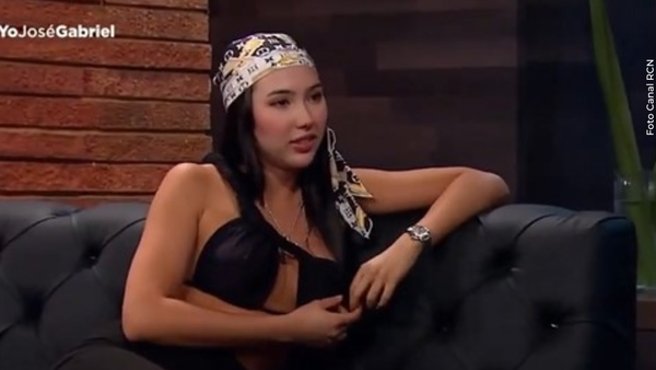 Aida Victoria conmueve en redes: su hijo la ve en TV mientras ella está lejos