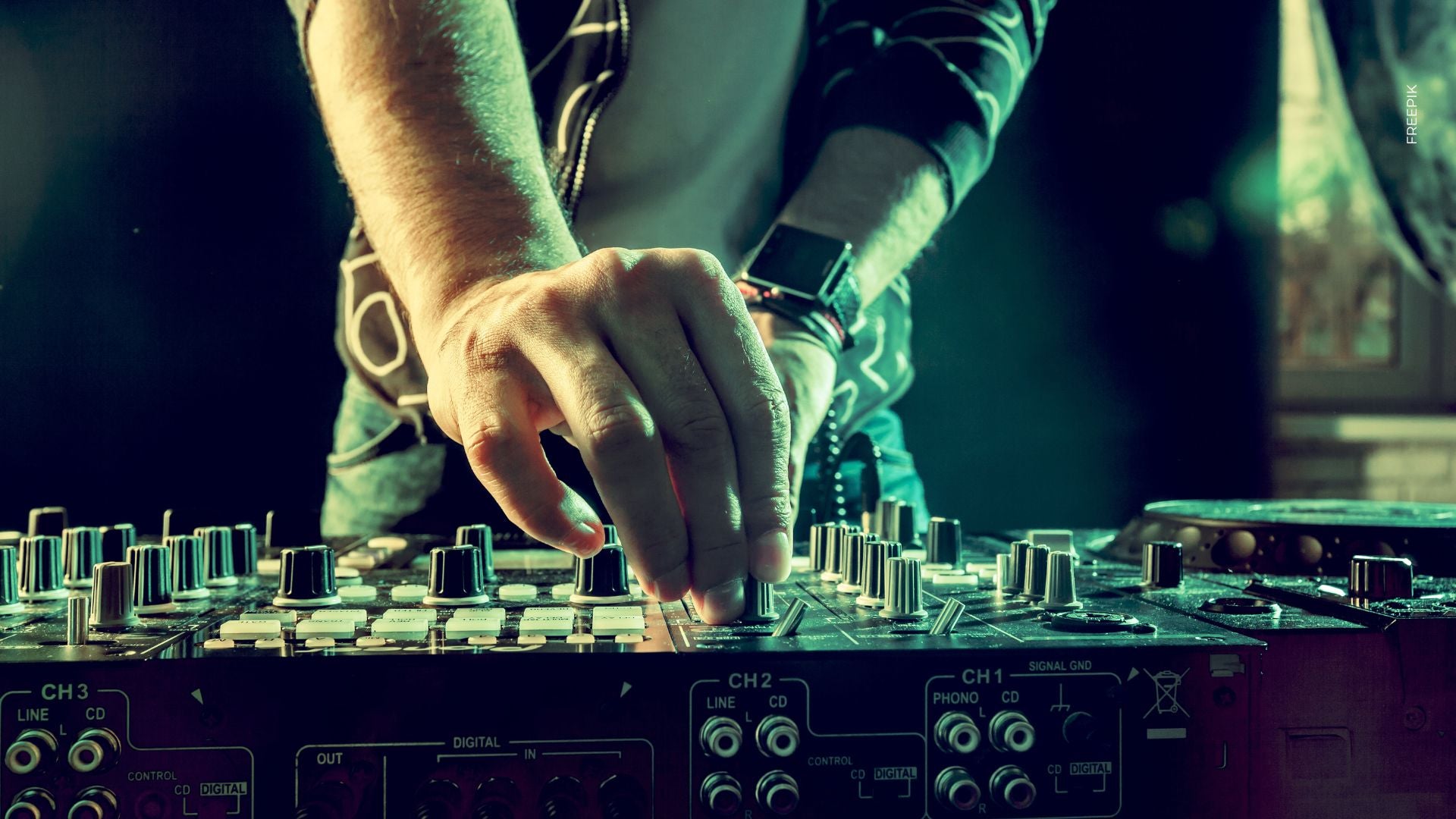 La música electrónica es la pasión de Julio Victoria