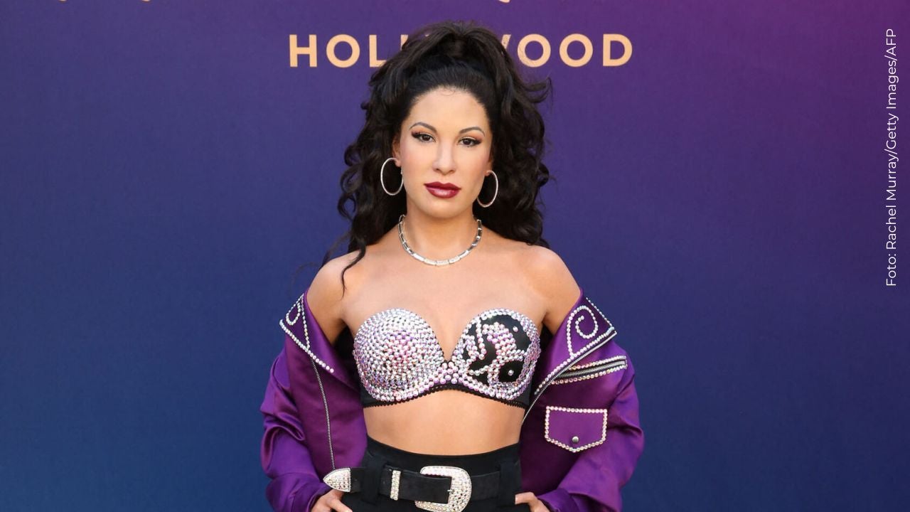 Joven mujer llama la atención en redes por su parecido con Selena Quintanilla