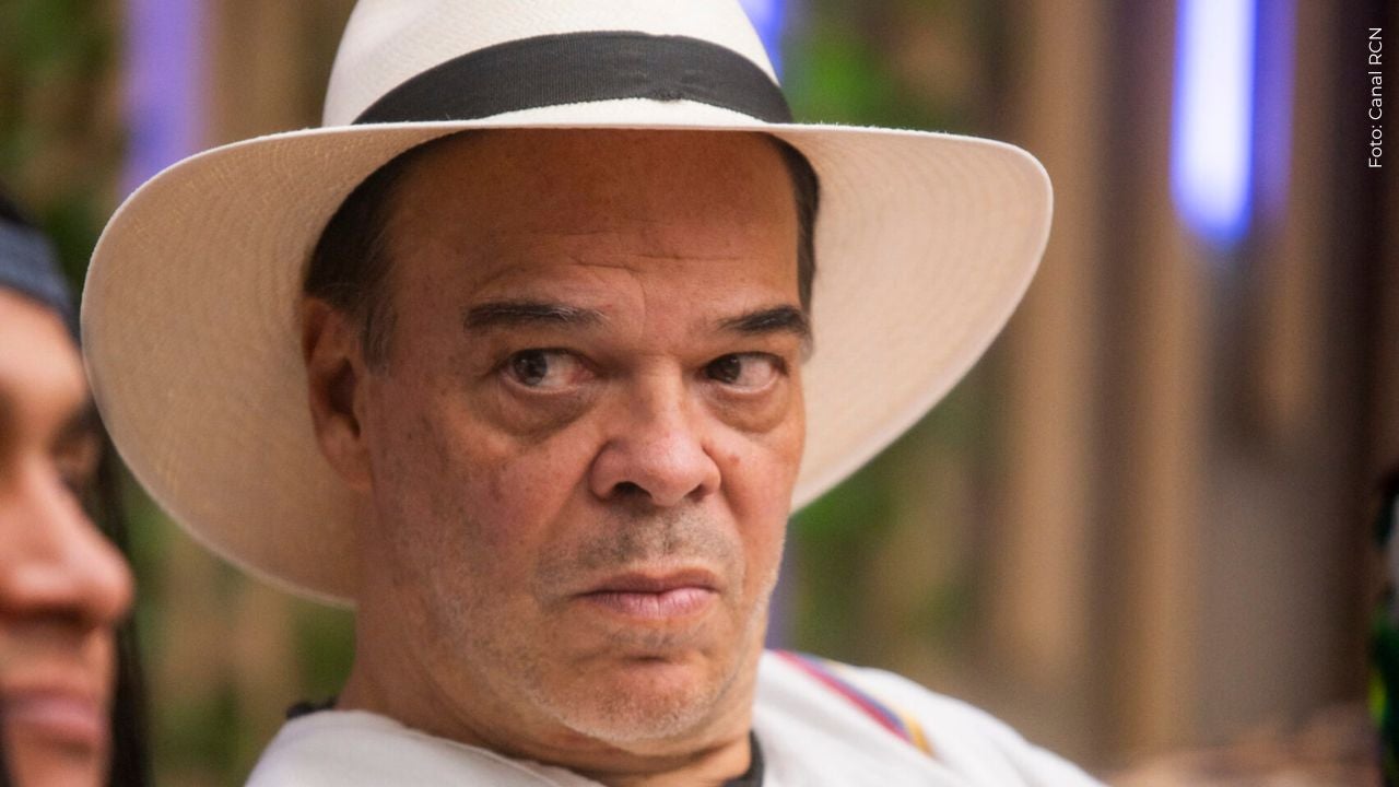 Juancho Arango habla frente al espejo en La casa de los famosos Colombia