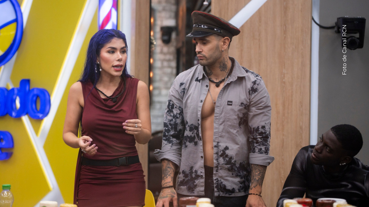 Alexa Torrex y Tebi Bernal en La casa de los famosos Colombia.