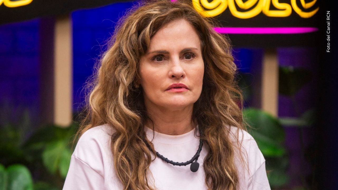 Aura Cristina es sancionada.