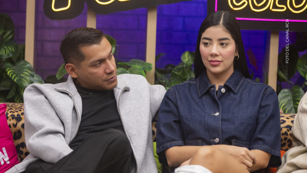 Juanda Caribe y Mariana Zapata protoganizan beso en La casa de los famosos Colombia; así pasó