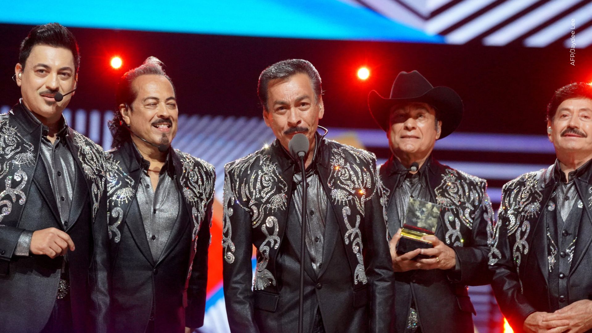 Reconocimiento de Los Tigres del Norte