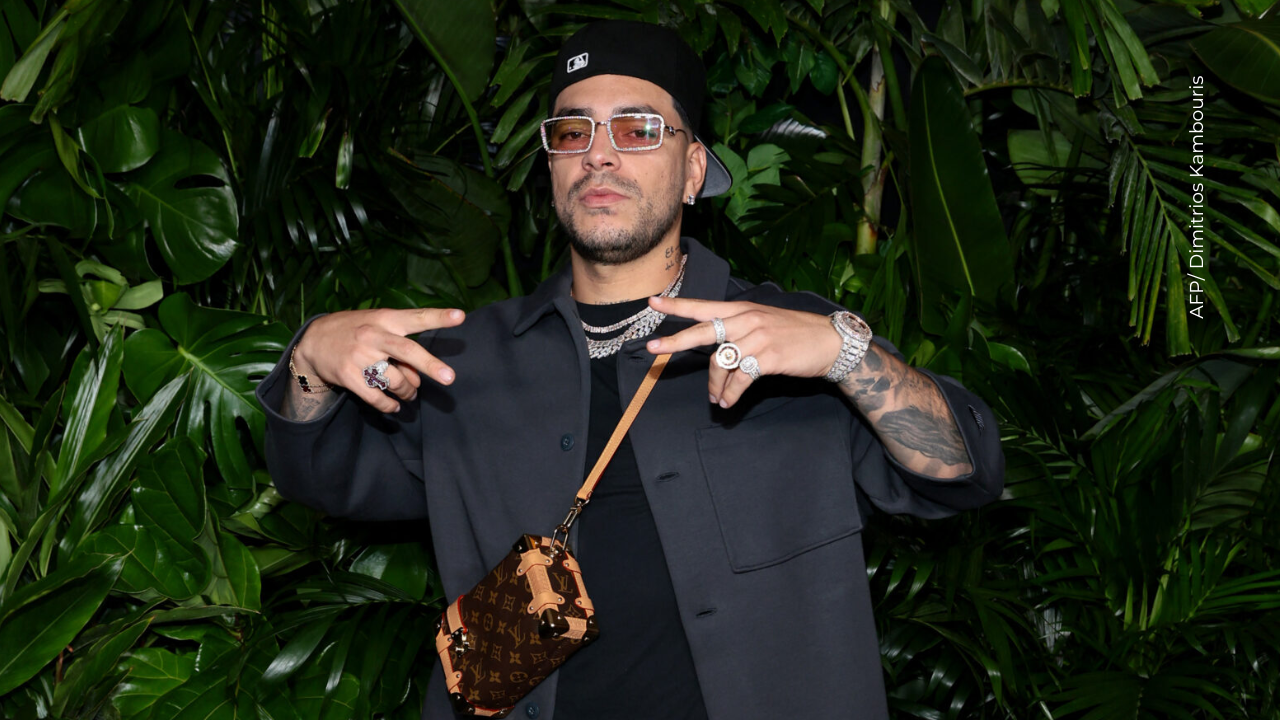 Ryan Castro tiene gesto con conductores en Medellín