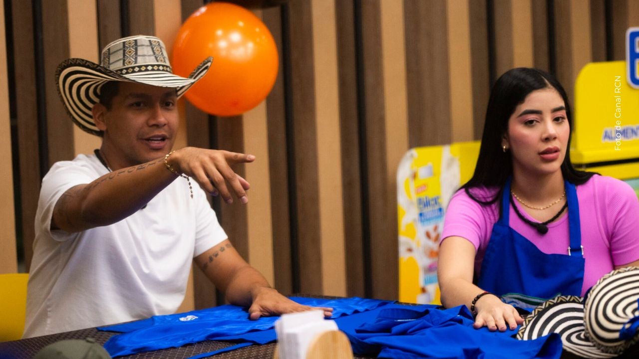 Juanda Caribe y Mariana Zapata se hacen una promesa.