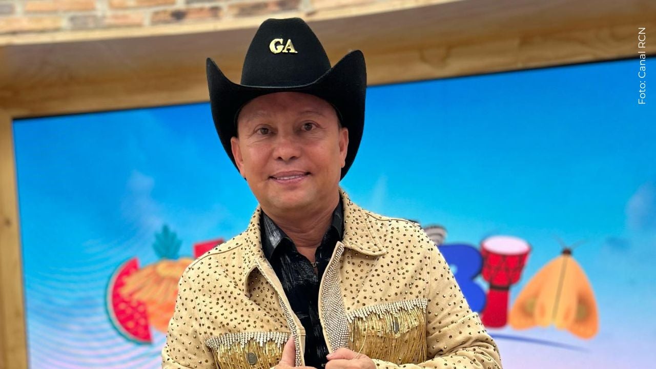 Hija de Giovanny Ayala recibe título profesional y así lo celebró en redes el cantante