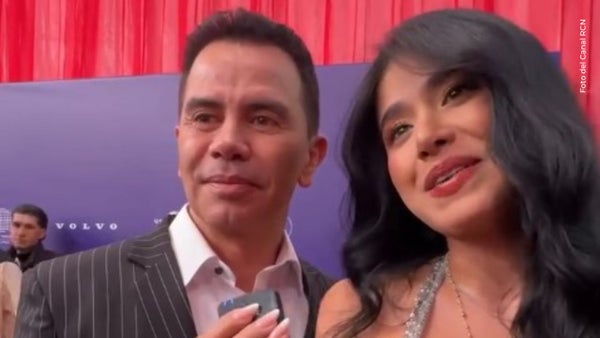 Jenny López se deslumbró al usar el vestido con el que Jhonny Rivera le propuso matrimonio