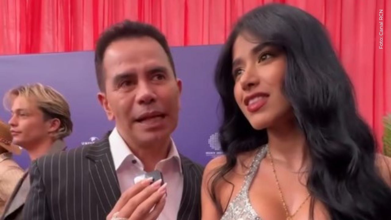 Jenny López reaccionó con curioso gesto cuando un fan le pidió una foto a Jhonny Rivera