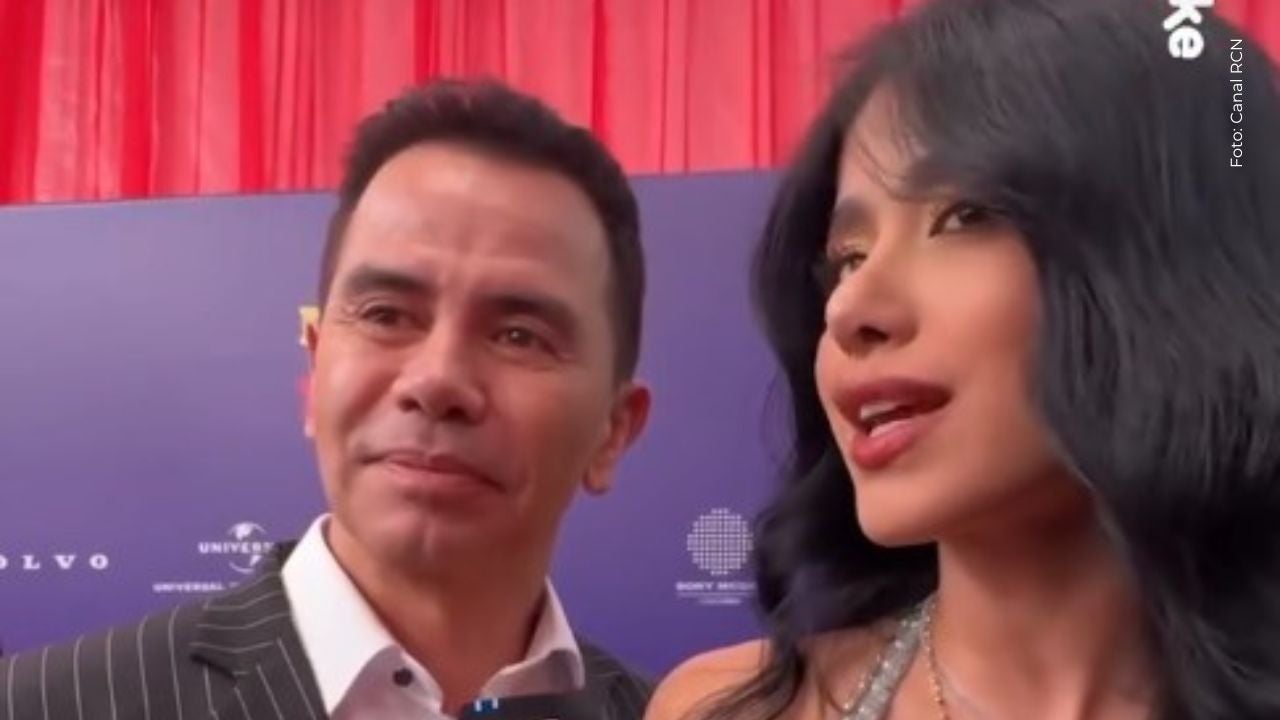 Jenny López reaccionó con curioso gesto cuando un fan le pidió una foto a Jhonny Rivera