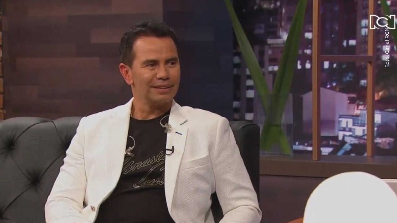 Pregunta sobre embarazo de Jenny López tomó por sorpresa a Jhonny Rivera