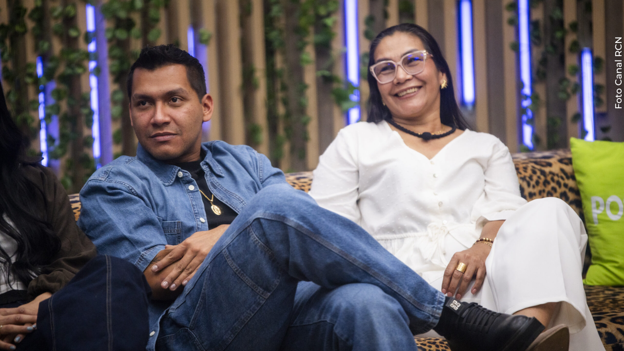 Juanda Caribe dedicó importante reconocimiento a Sheila Gándara y a su hija Victoria