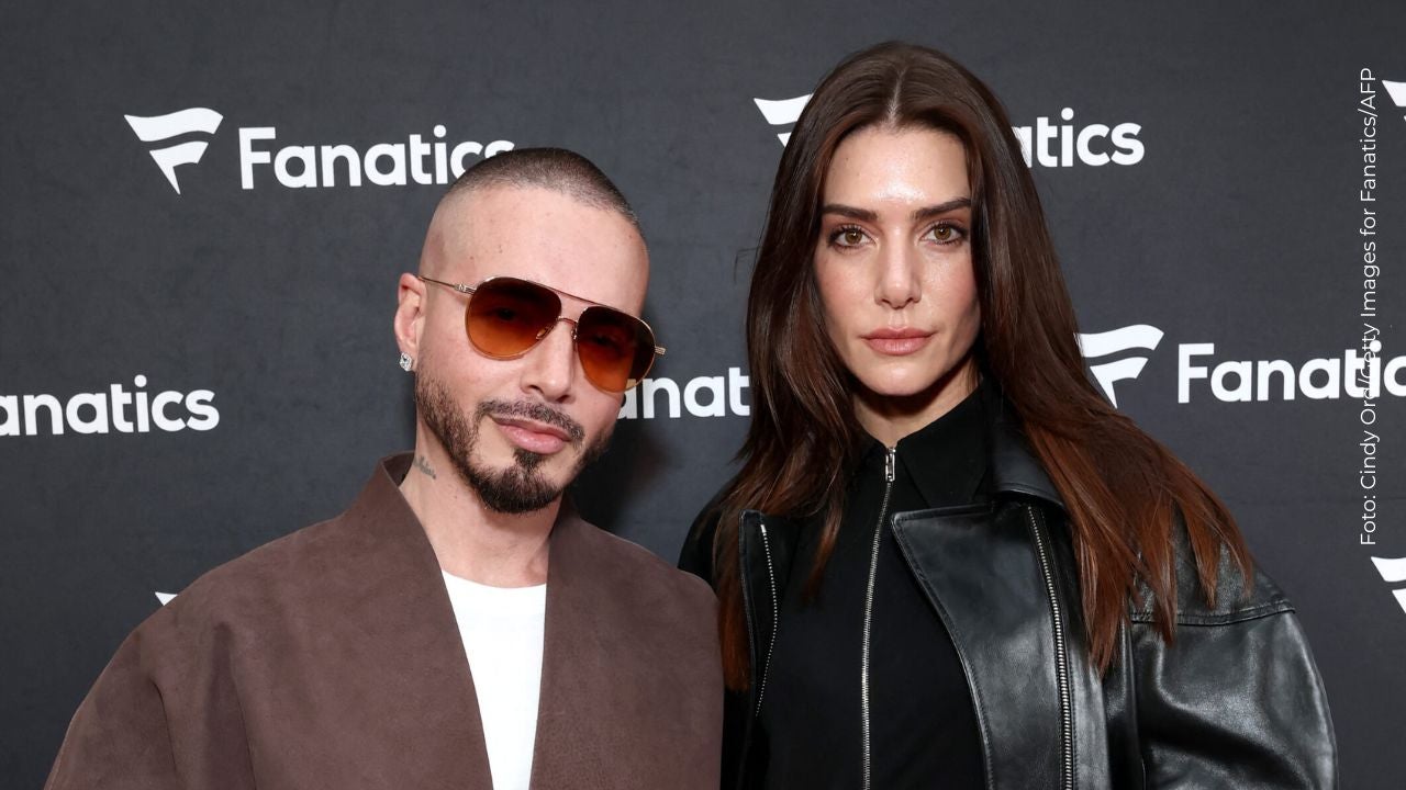 J Balvin y Valentina Ferrer en el Super Bowl 2026