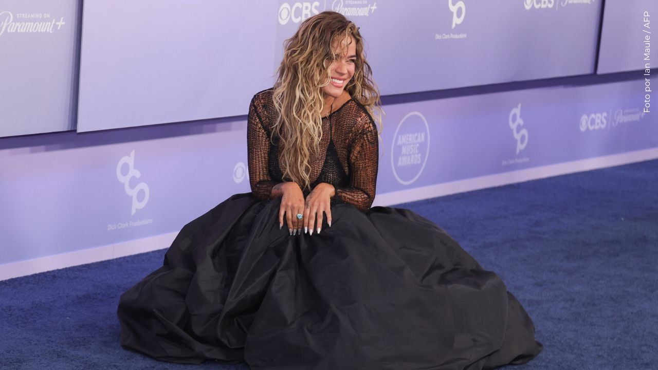 Karol G ganó dos premios en los AMAs 2026 y su look se llevó todas las miradas