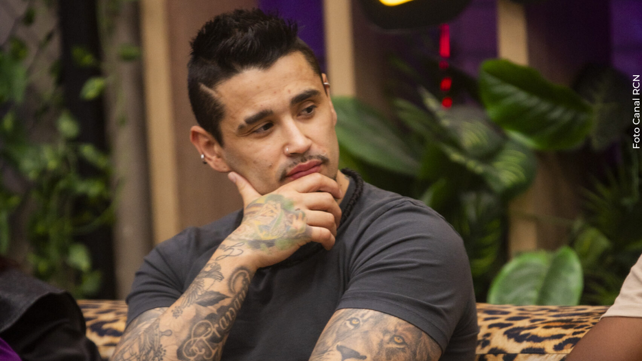 Tebi Bernal es criticado en redes por actitudes contra Alexa y Alejandro