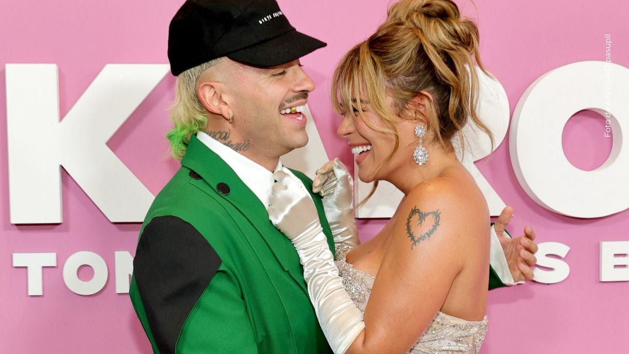 Karol G comparte imagen y seguidores creen ver a Feid en la publicación