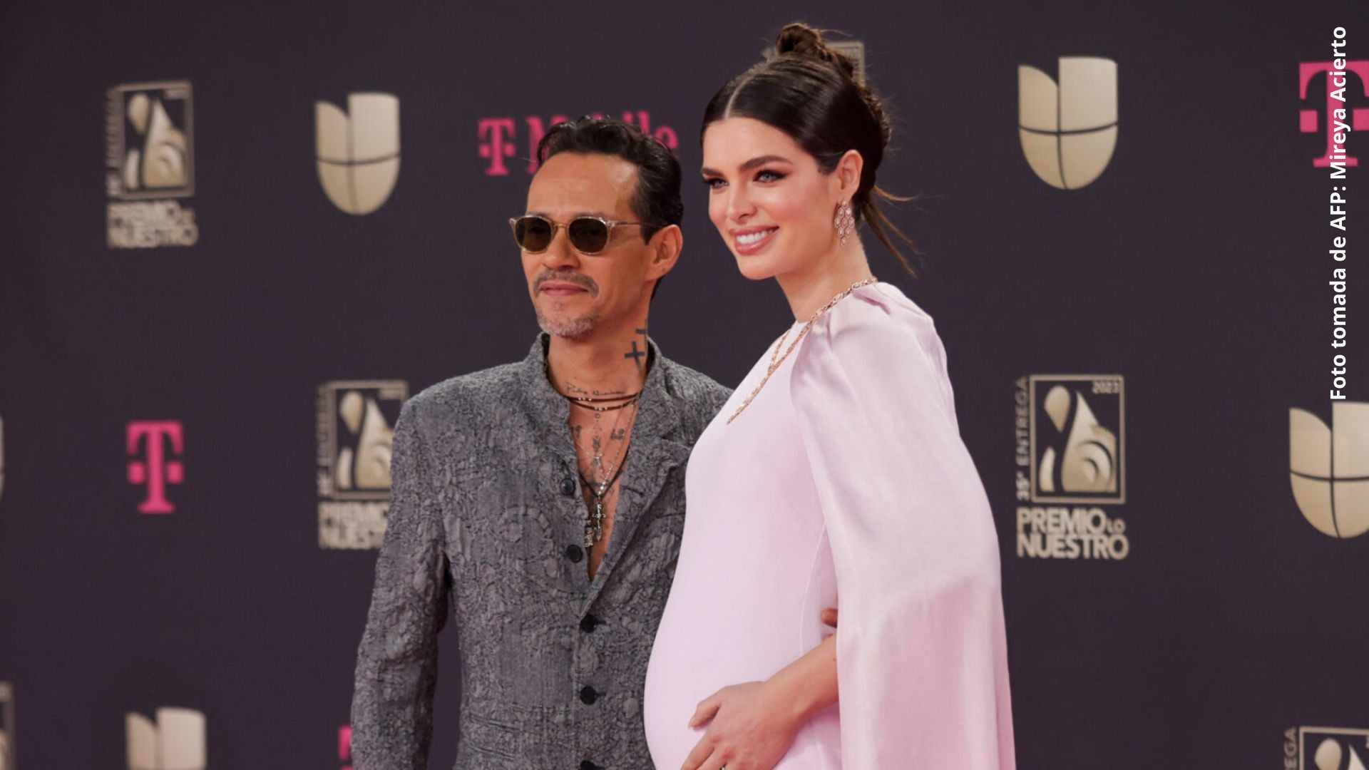 Aunque el nombre de la bebé sigue en reserva de Marc Anthony y Nadia Ferreira, la fiesta del baby shower pareció dar una pista.