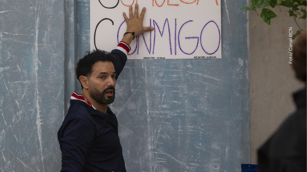 Alejandro Estrada sorprendió con divertida imitación de Mariana Zapata