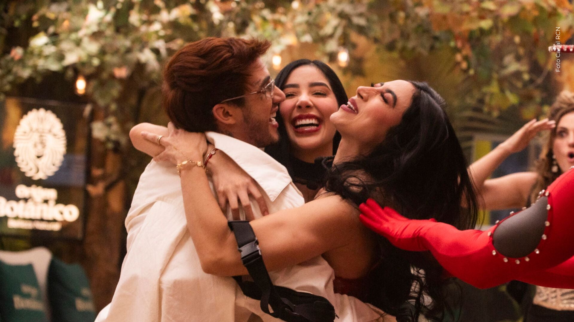 Mariana Zapata, Valentino Lázaro y Beba de la Cruz