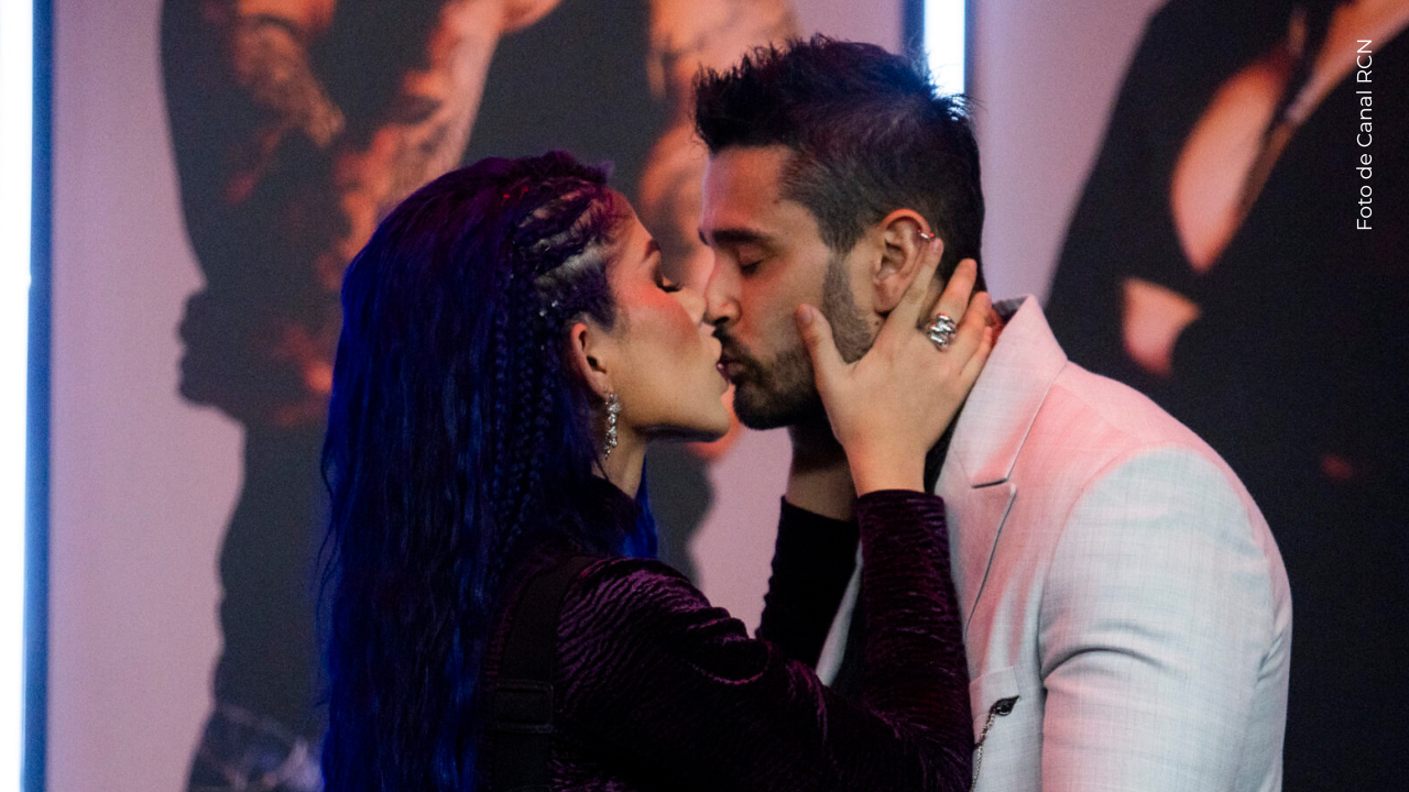 Tebi Bernal y Alexa Torrex en La casa de los famosos Colombia.
