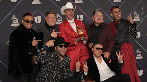 Grupo Firme sigue haciendo historia: rompió varios récords con sus conciertos en Colombia y México Grupo Firme sigue haciendo historia: rompió varios récords con sus conciertos en Colombia y México