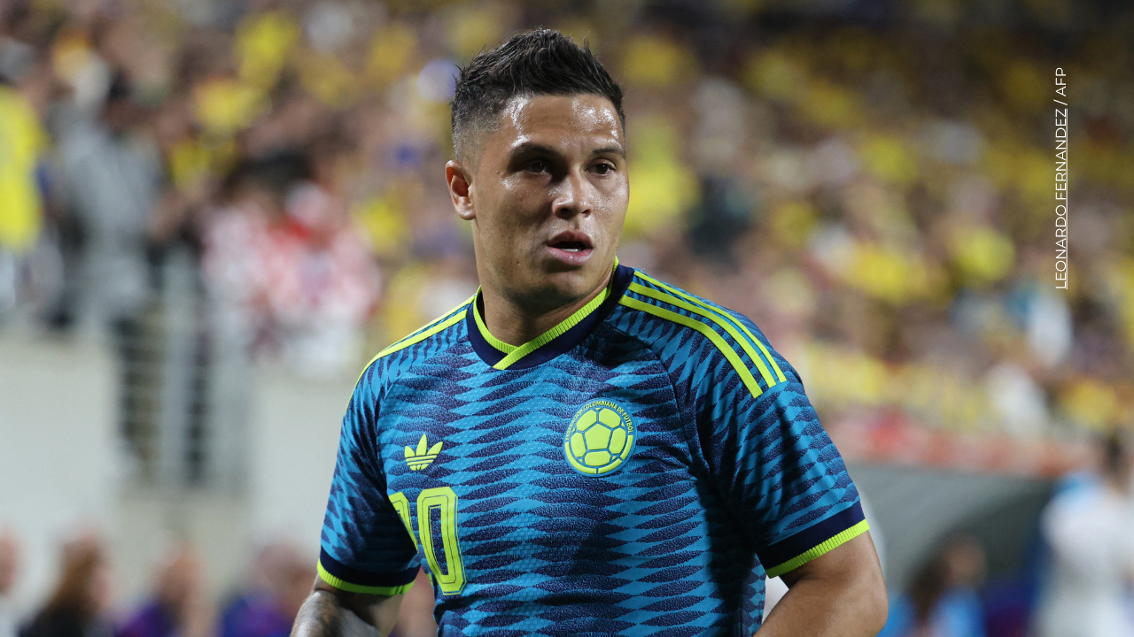 ¿En qué posición juega Juan Fernando Quintero en la Selección Colombia?