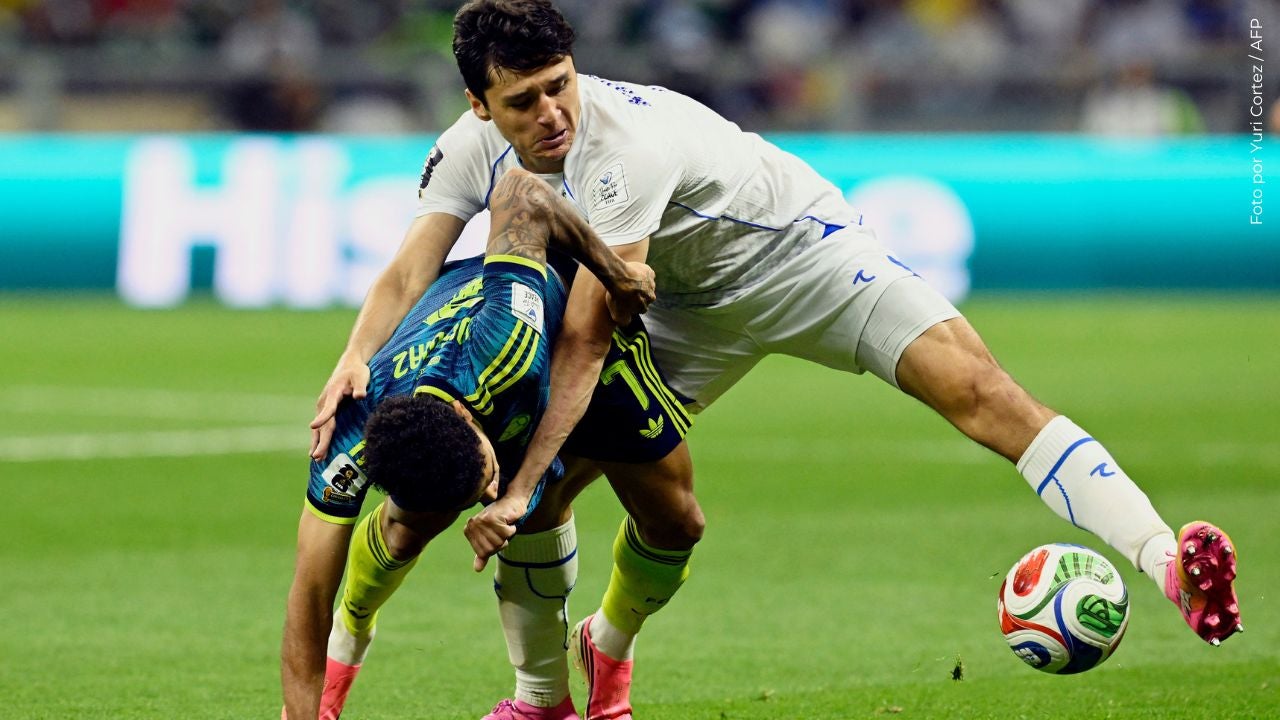 quién es el jugador de Uzbekistán involucrado en el accidente que dejó lesionado a un camarógrafo en el partido contra Colombia.