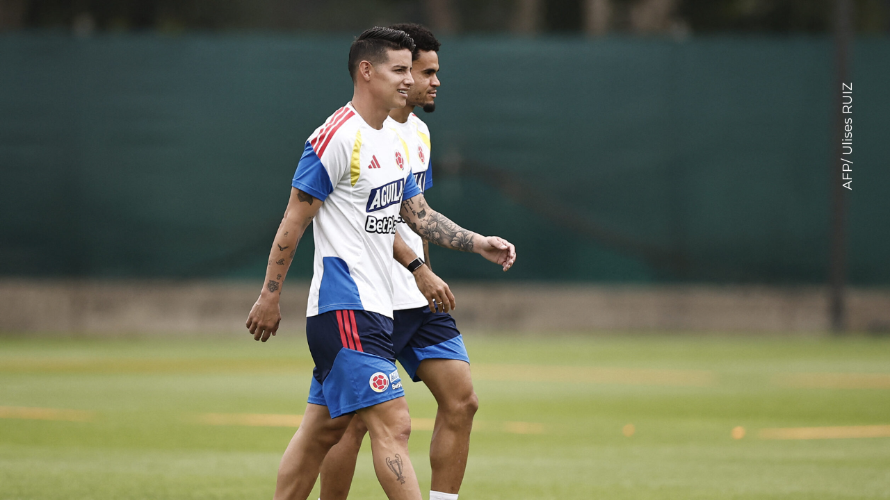 Hinchas colombianos se ganaron los aplausos tras consolar a un niño de Uzbekistán