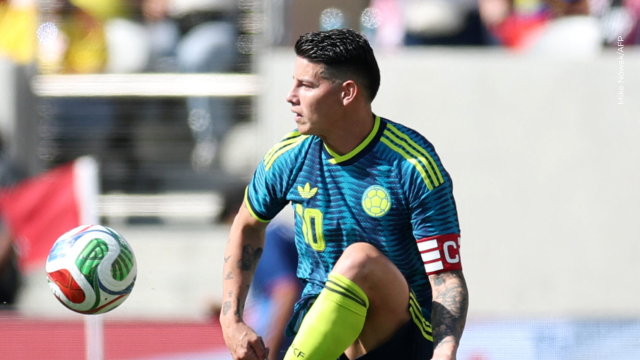 Samuel, hijo menor de James, muestra su talento con el balón