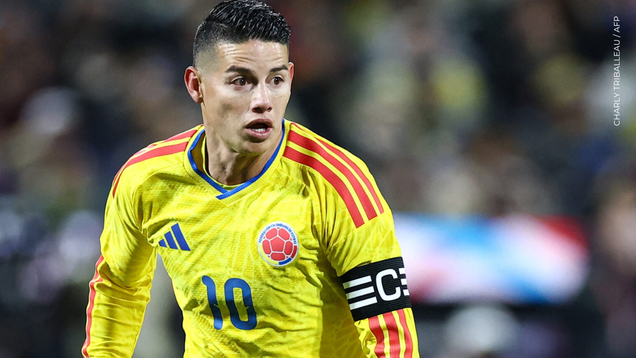 Samuel, hijo de James Rodríguez, ensaya una chilena y emociona
