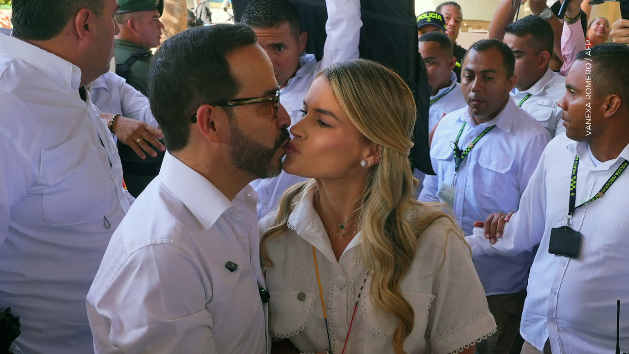 Ana Lucía Pineda, esposa de Abelardo de la Espriella, reaccionó tras la víctoria de su pareja