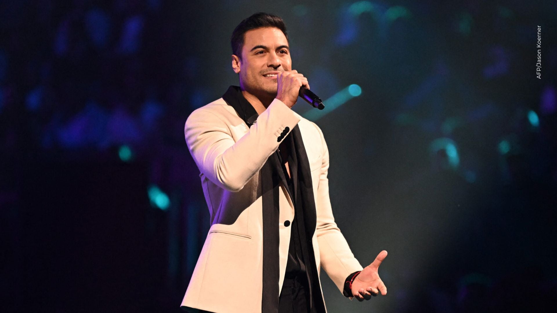 Carlos Rivera se presentó en España