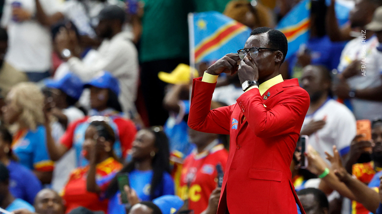 La verdadera historia del hombre que permaneció inmóvil durante el Colombia vs. Congo