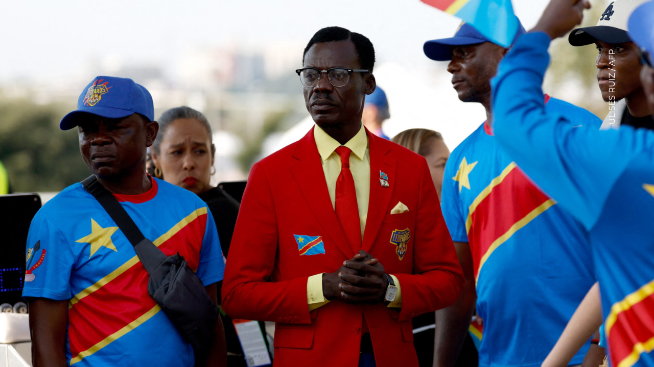 ¿Quién es ‘Lumumba Vea’, el famoso 'hombre estatua' de RD Congo?